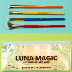 LUNAR MAGIC 4PC BRUSH SET